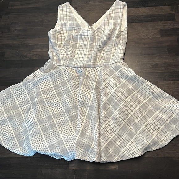 Grey and white plaid dress with built in shorts - Picture 4 of 7